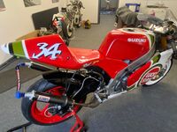 SUZUKI RGV250