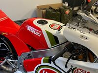 SUZUKI RGV250