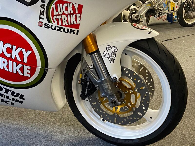 SUZUKI RGV250