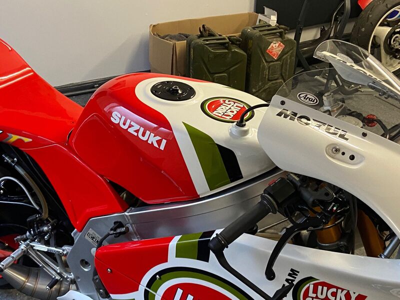 SUZUKI RGV250