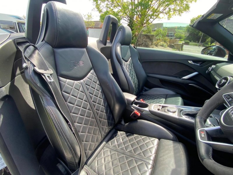 AUDI TT RS