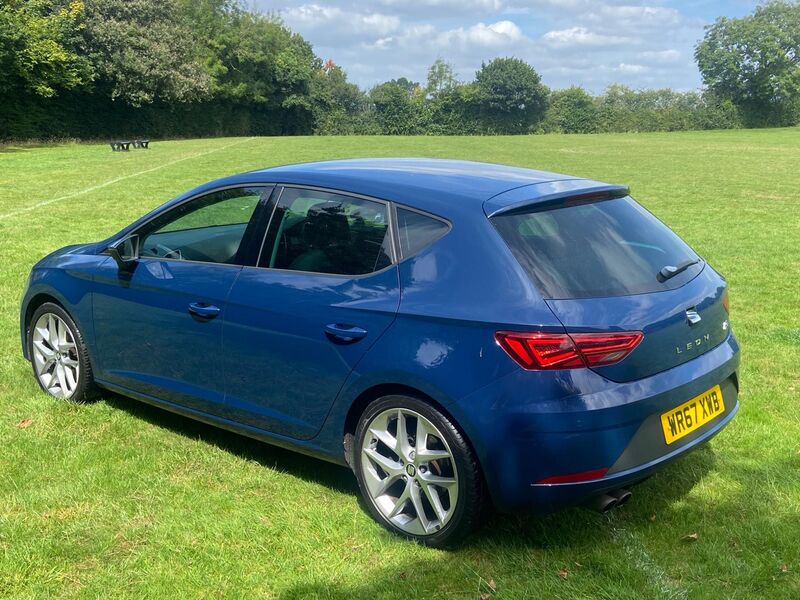 SEAT LEON