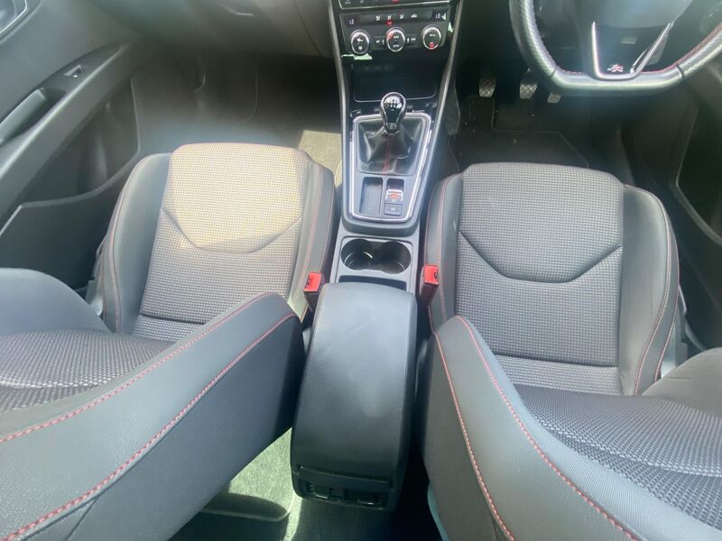 SEAT LEON