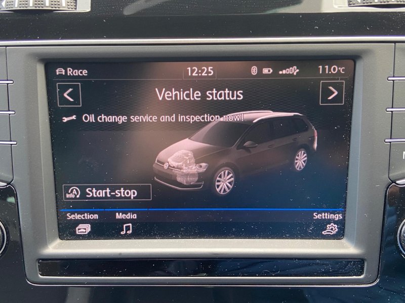 VOLKSWAGEN GOLF
