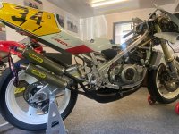 SUZUKI RGV250