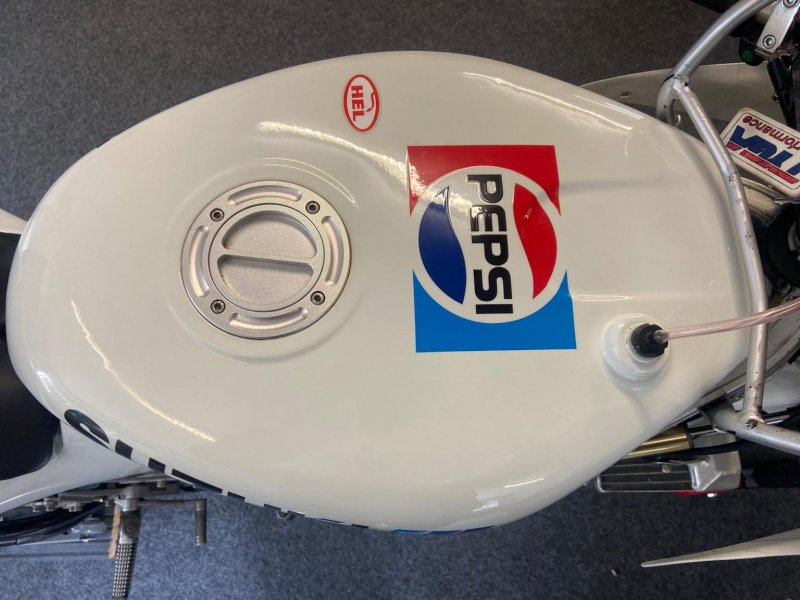 SUZUKI RGV250