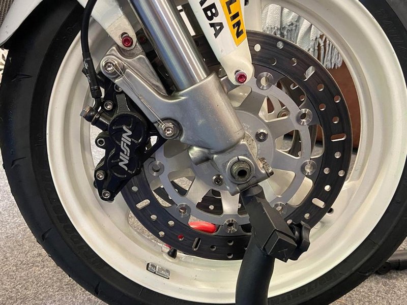 SUZUKI RGV250