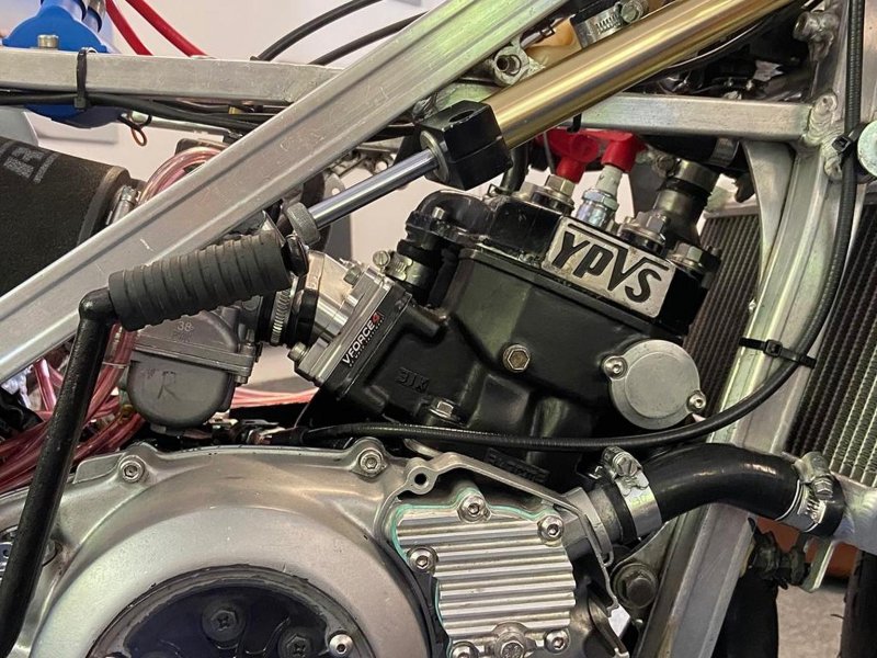 SUZUKI RGV250