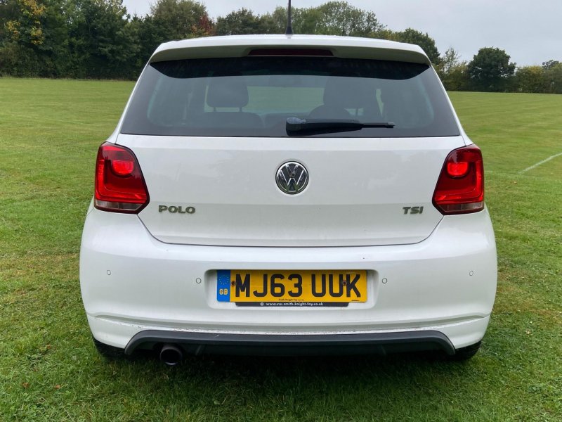 VOLKSWAGEN POLO