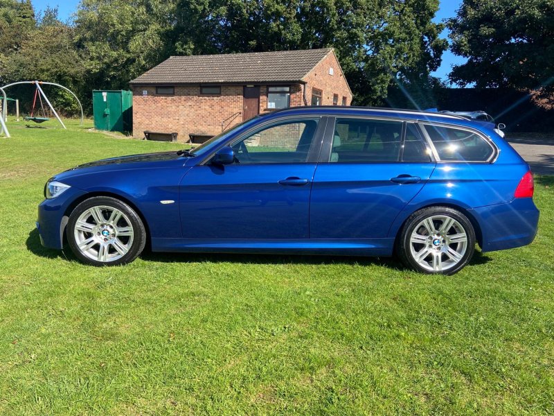 BMW 3 SERIES