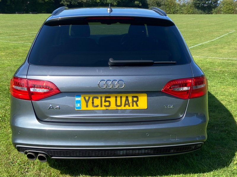 AUDI A4 AVANT