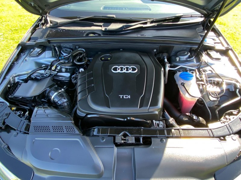 AUDI A4 AVANT