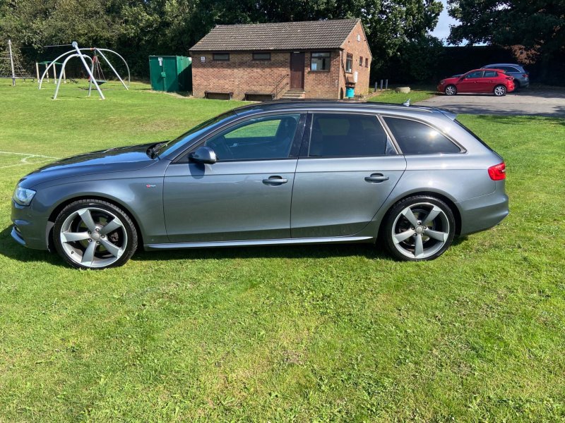 AUDI A4 AVANT