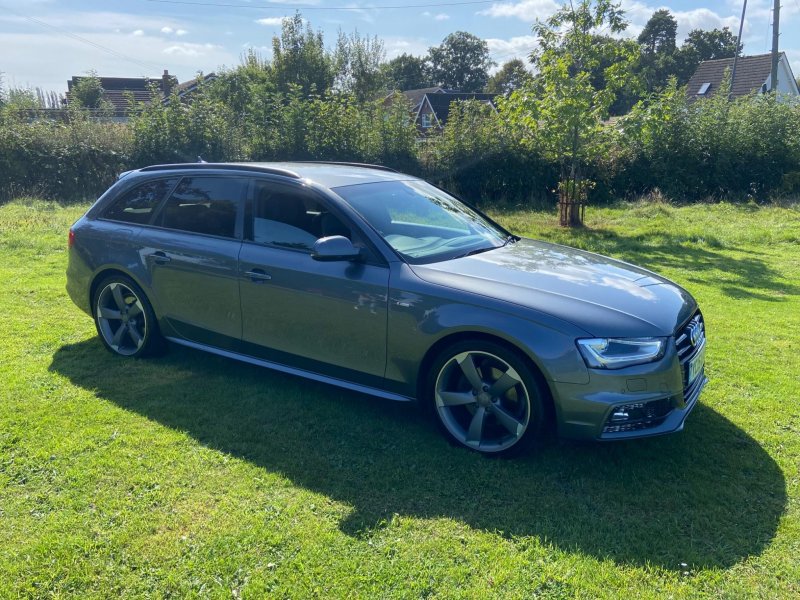AUDI A4 AVANT