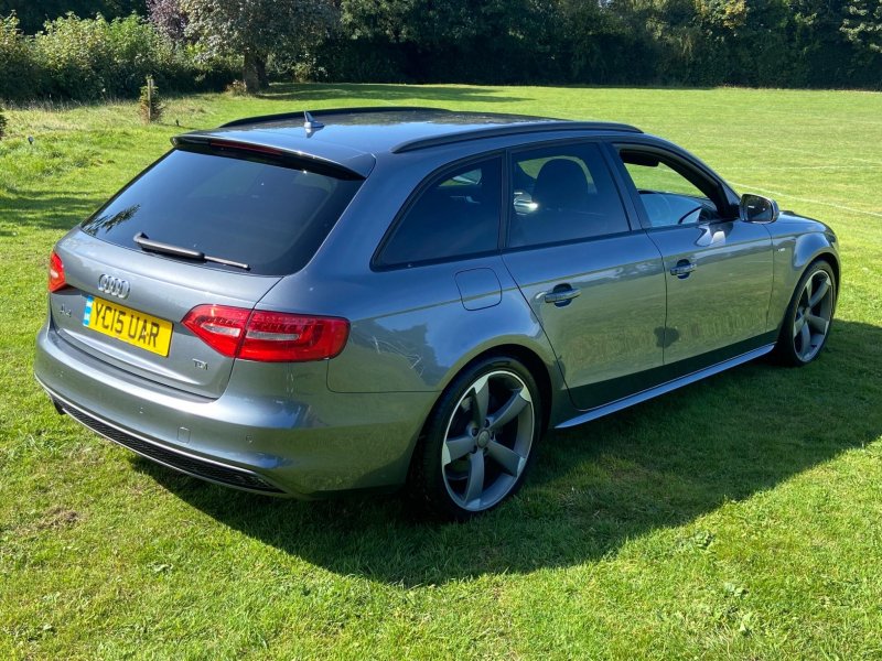 AUDI A4 AVANT