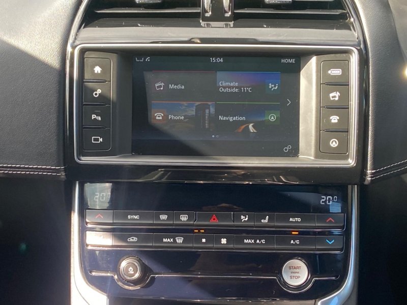 JAGUAR XE