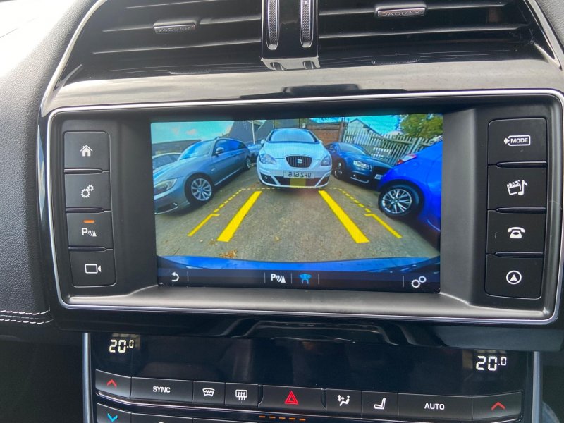 JAGUAR XE