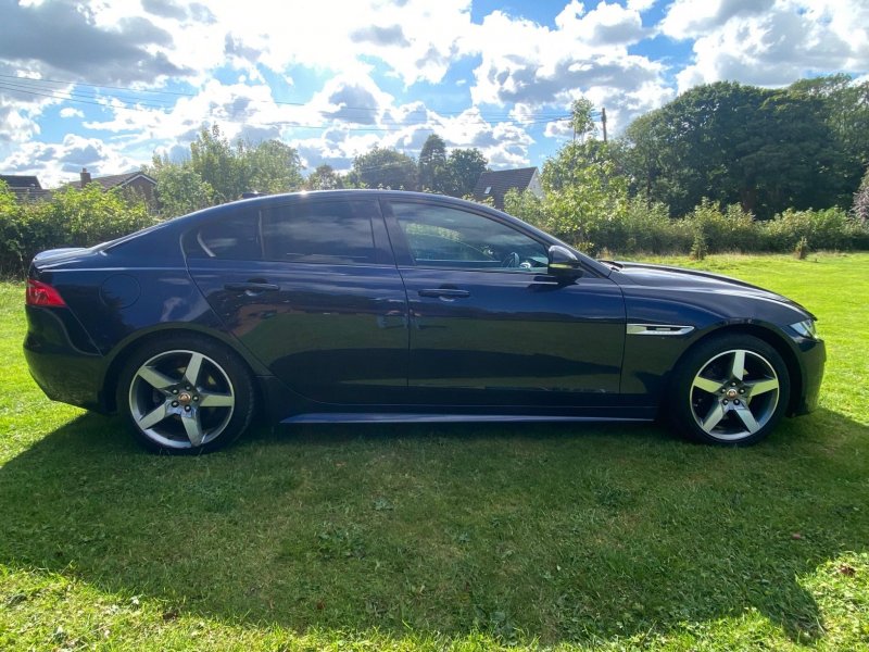JAGUAR XE
