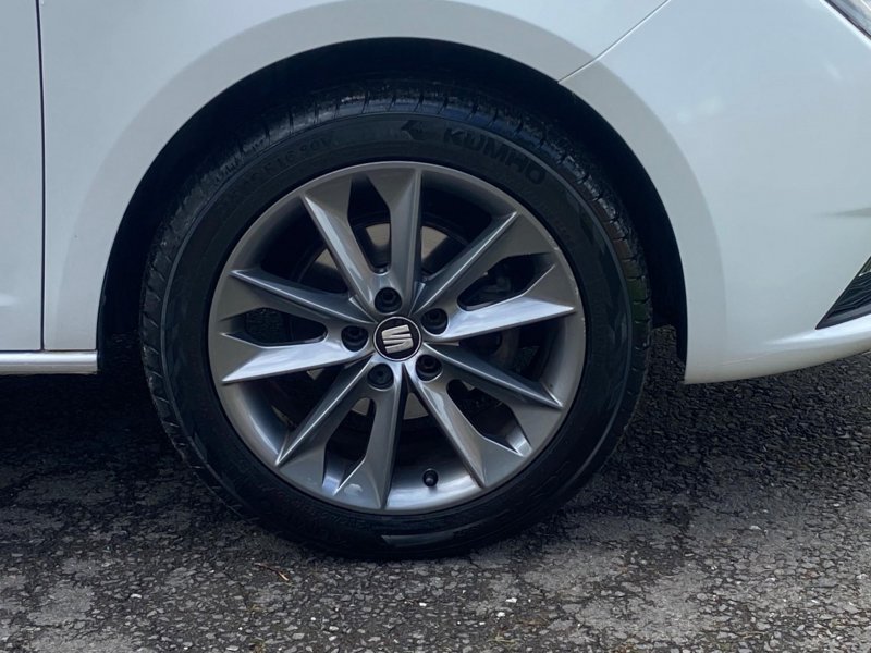 SEAT IBIZA