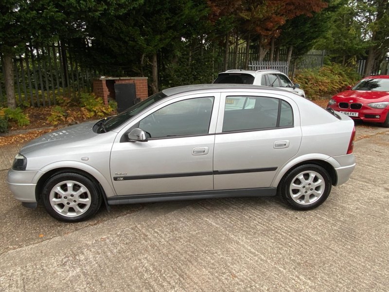 VAUXHALL ASTRA