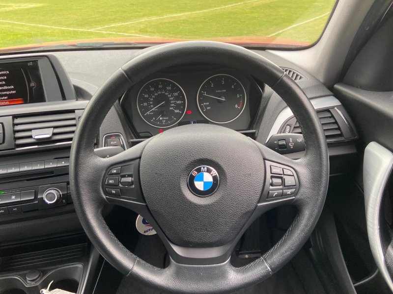 BMW 1 SERIES