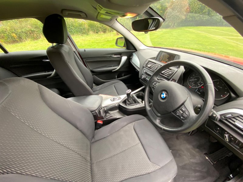 BMW 1 SERIES