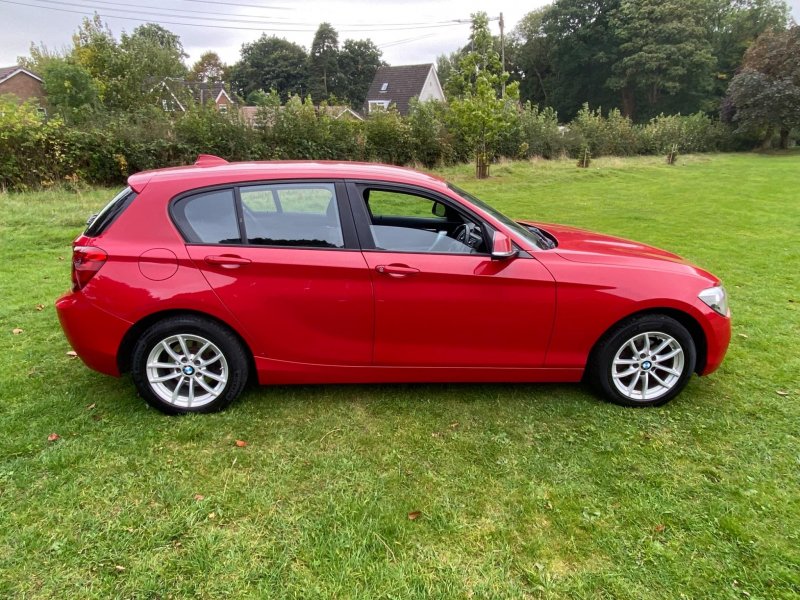 BMW 1 SERIES
