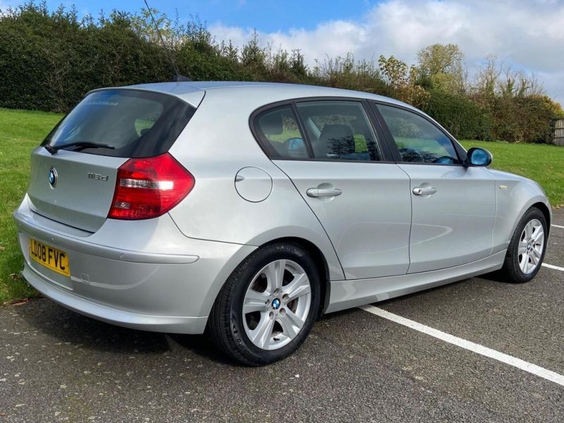 BMW 1 SERIES