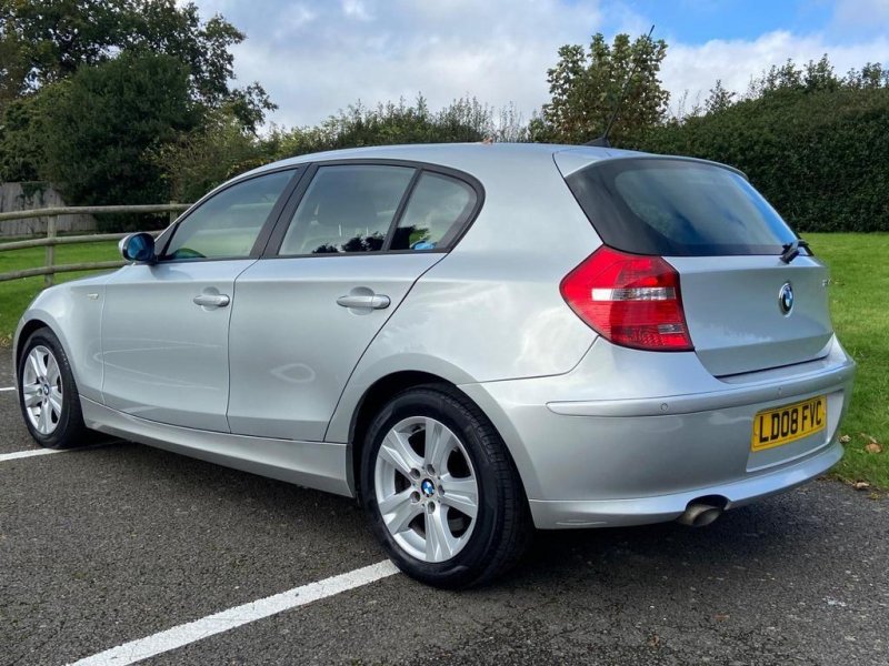 BMW 1 SERIES