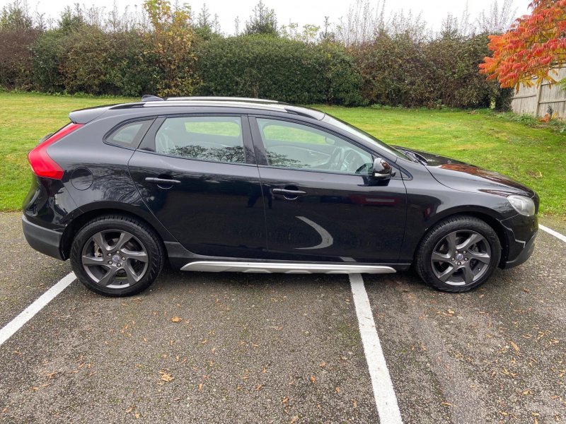 VOLVO V40 CROSS COUNTRY