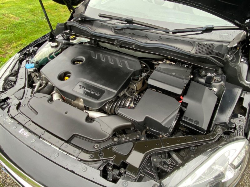 VOLVO V40 CROSS COUNTRY