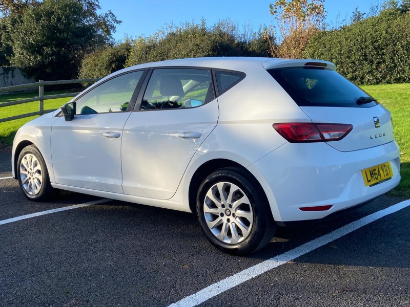 SEAT LEON