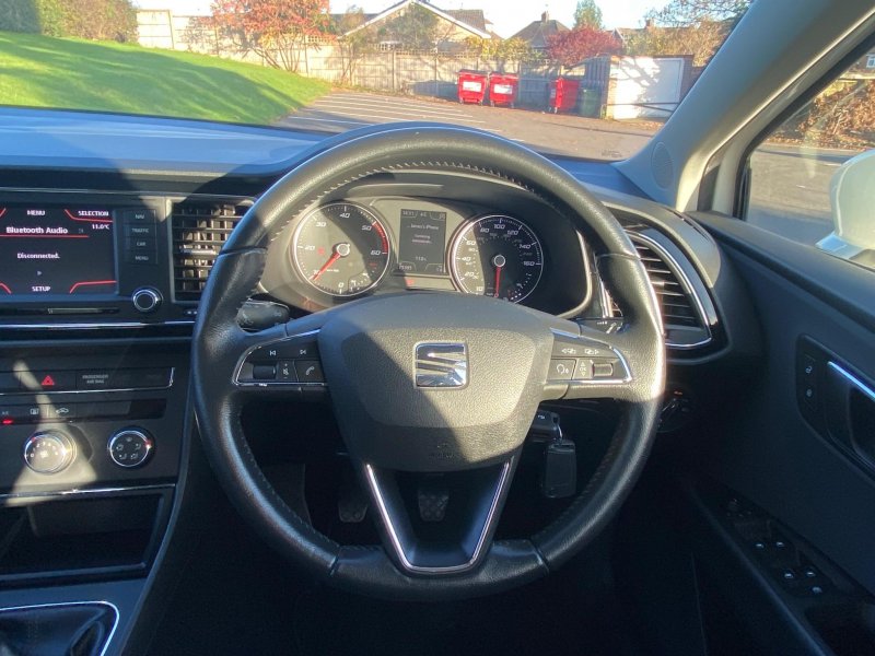 SEAT LEON