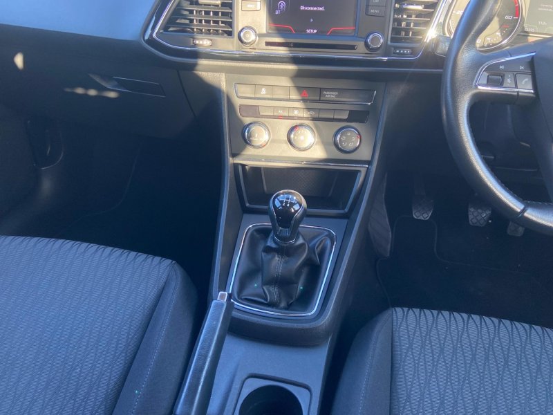 SEAT LEON