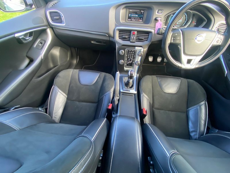 VOLVO V40