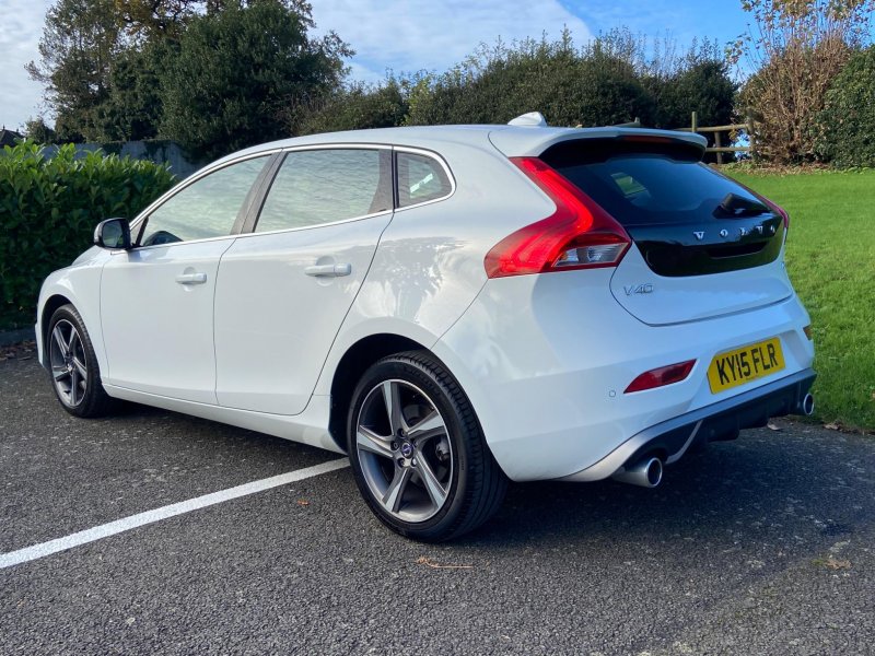 VOLVO V40