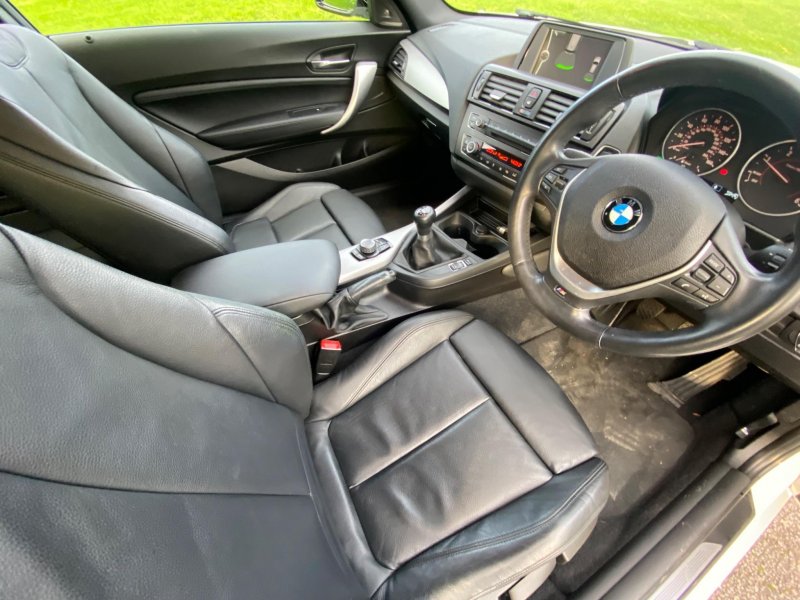 BMW 1 SERIES
