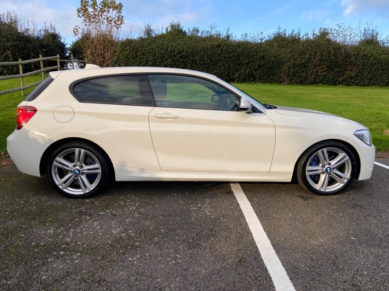 BMW 1 SERIES