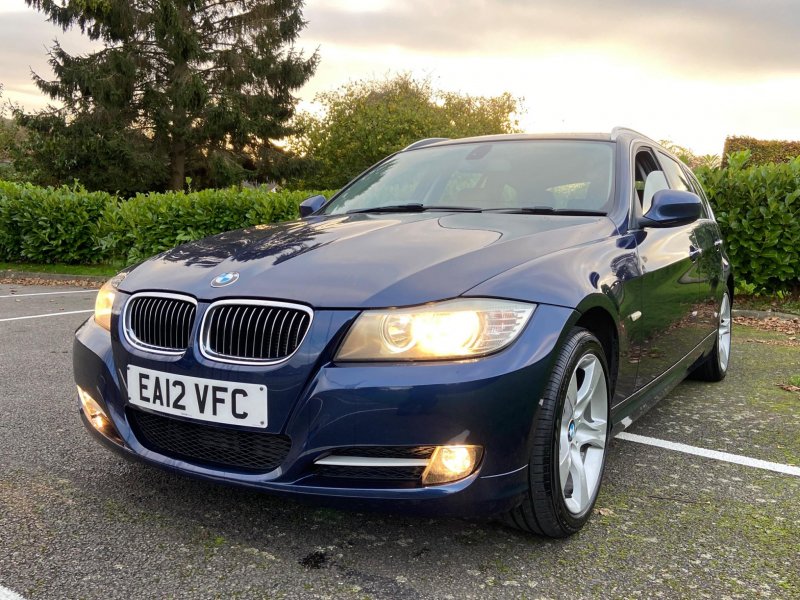 BMW 3 SERIES