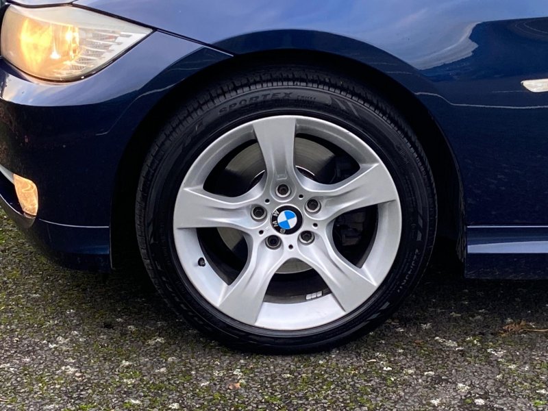 BMW 3 SERIES