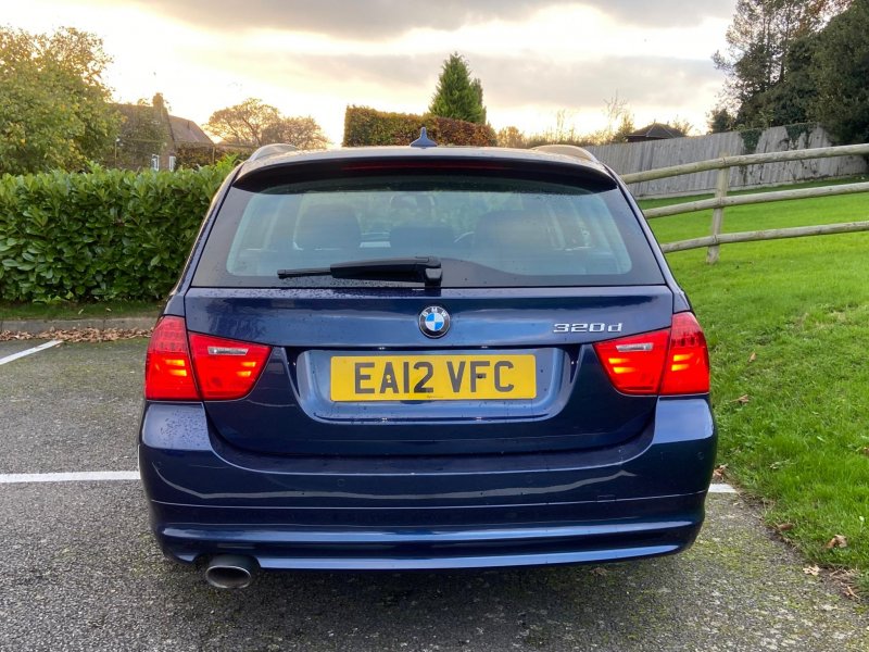 BMW 3 SERIES