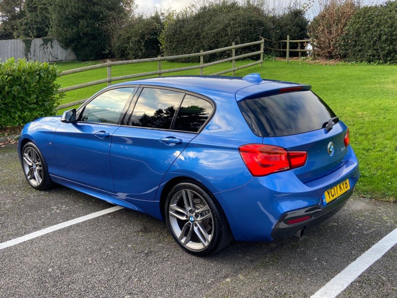 BMW 1 SERIES