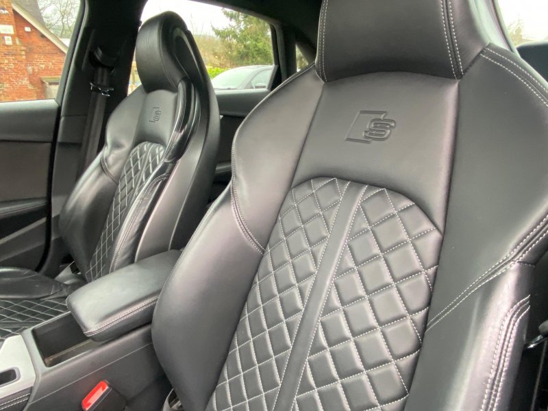 AUDI S4