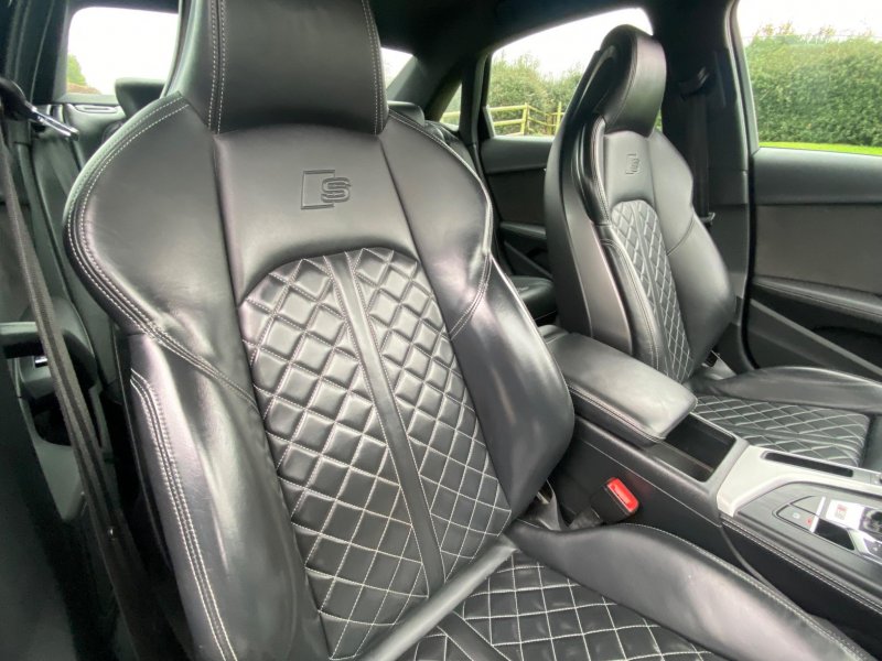 AUDI S4