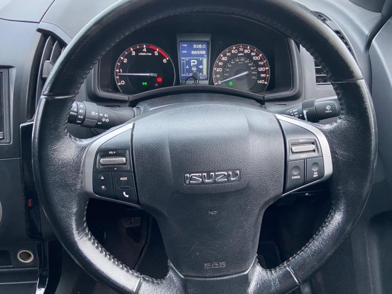 ISUZU D-MAX
