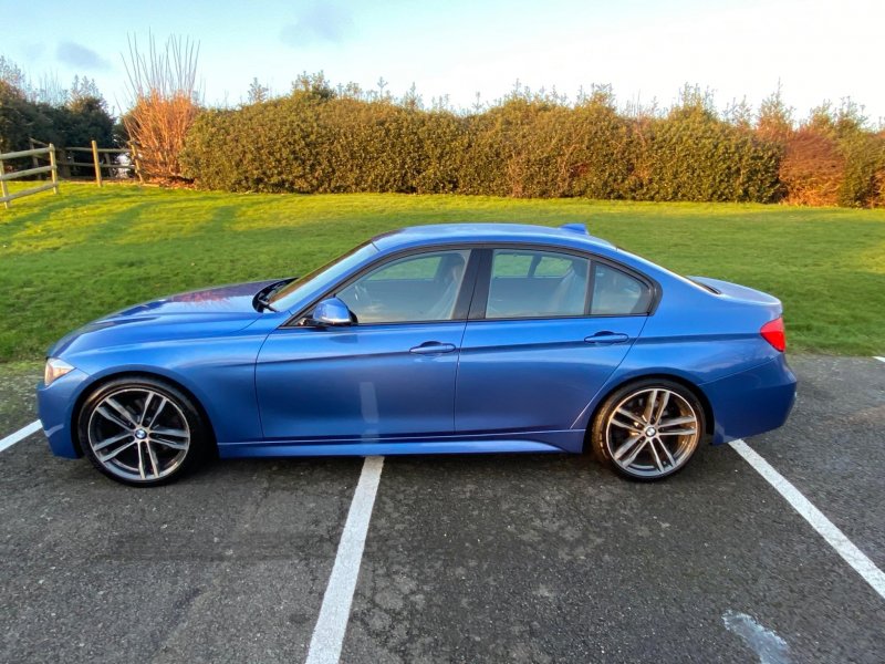 BMW 3 SERIES