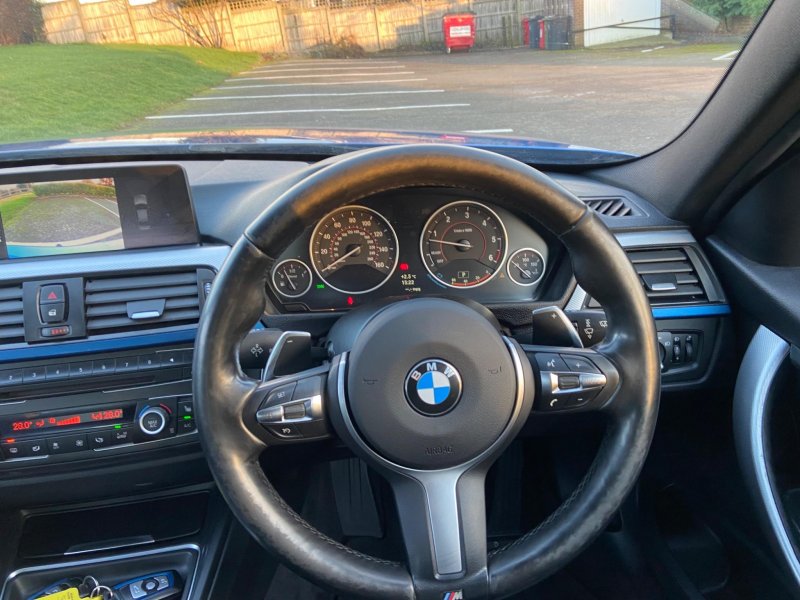 BMW 3 SERIES