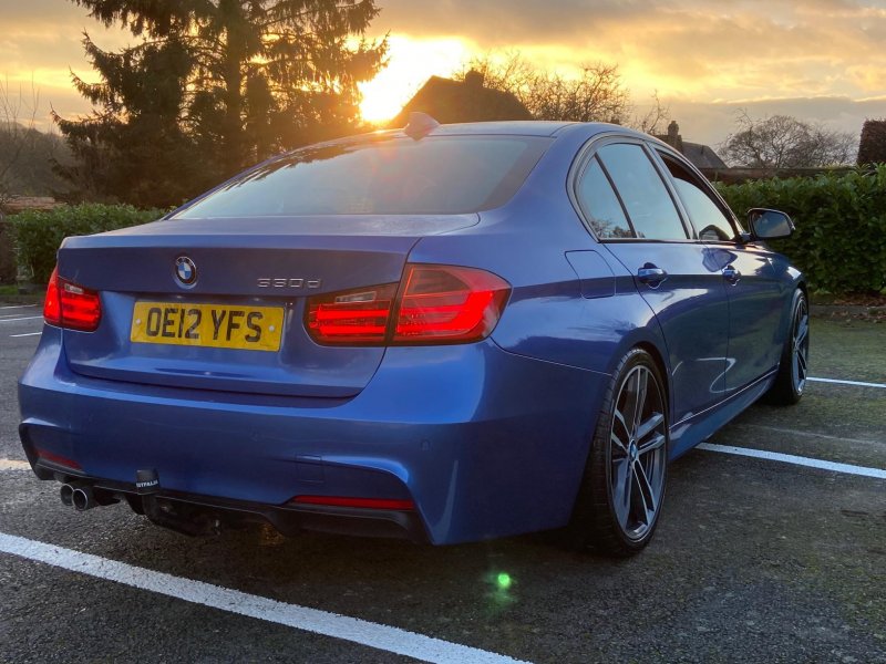 BMW 3 SERIES