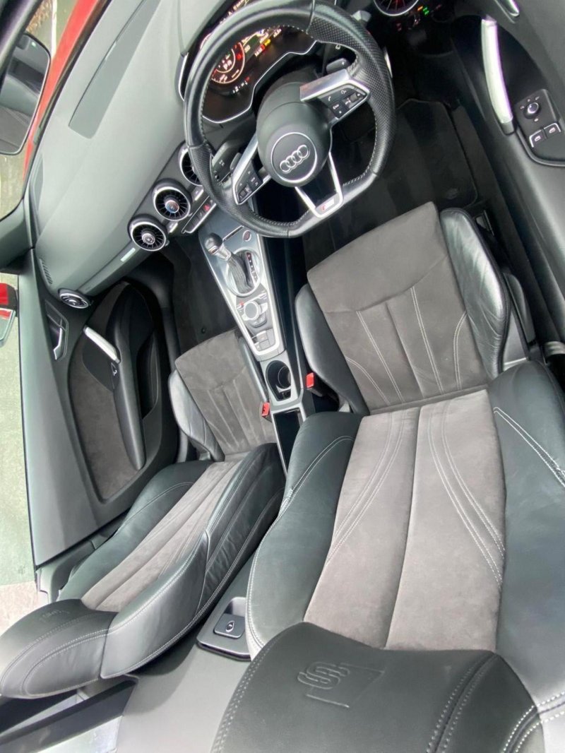 AUDI TT