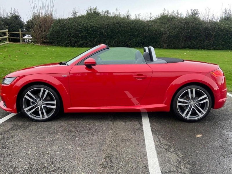 AUDI TT